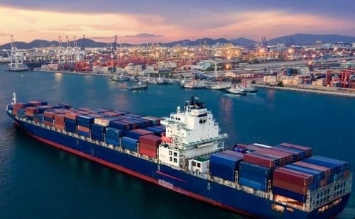 صادرات محصولات نفتی به کشورهای دیگر به چه صورت انجام می شود ؟